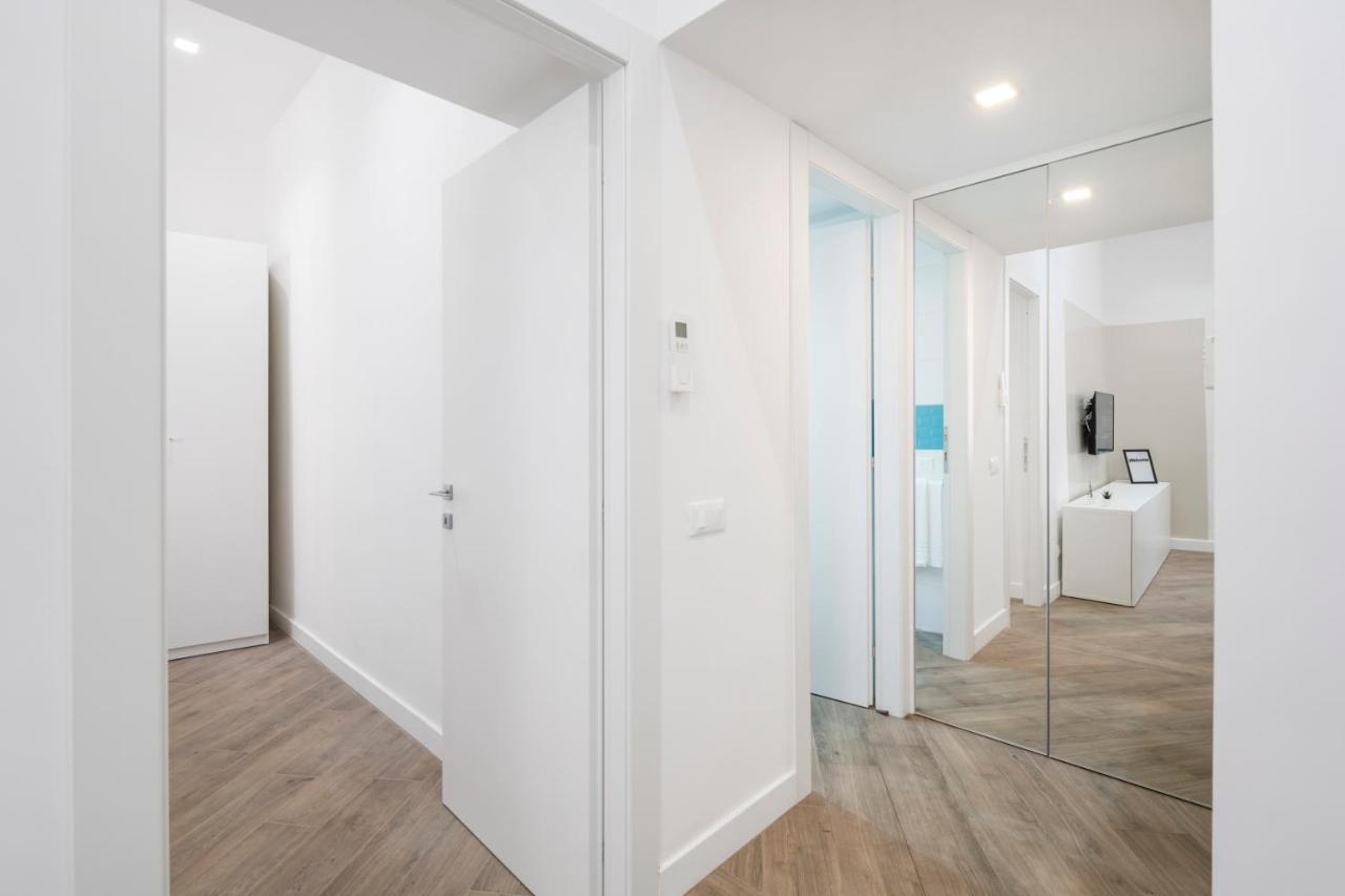 White Flat Cross Roma Exterior foto