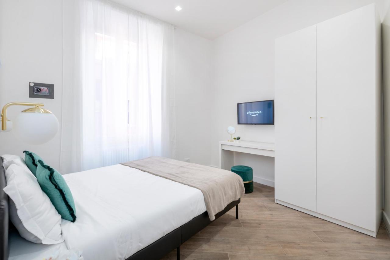 White Flat Cross Roma Exterior foto