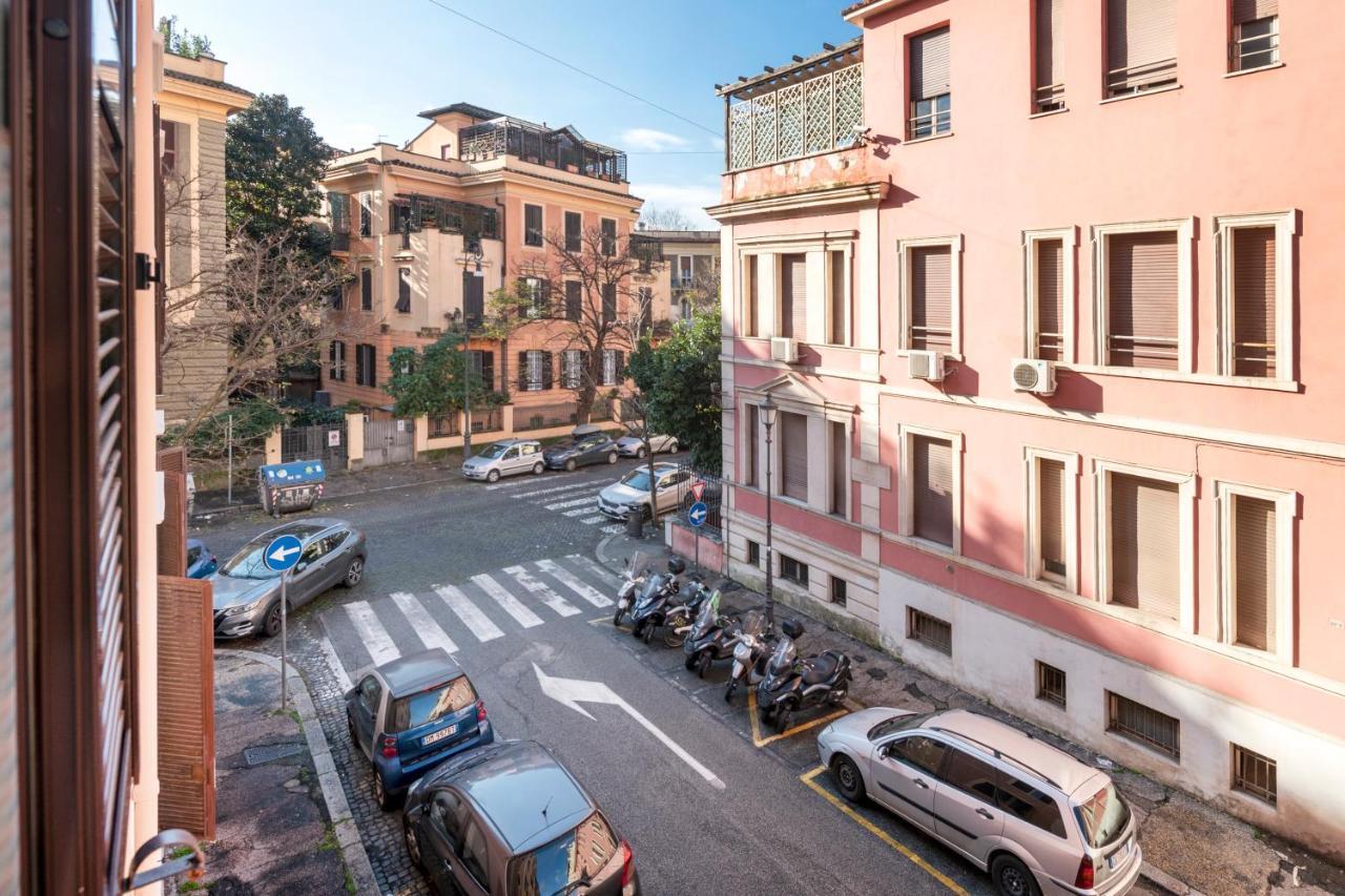 White Flat Cross Roma Exterior foto